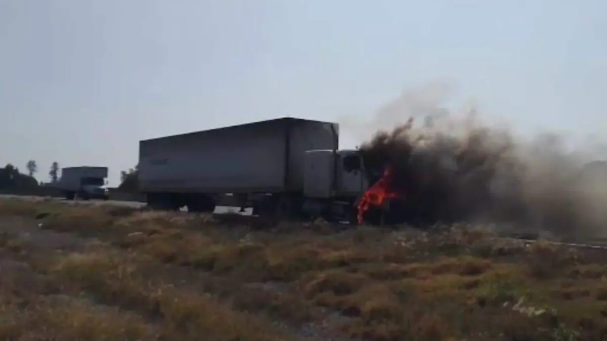 incendio-trailer-cel-qro