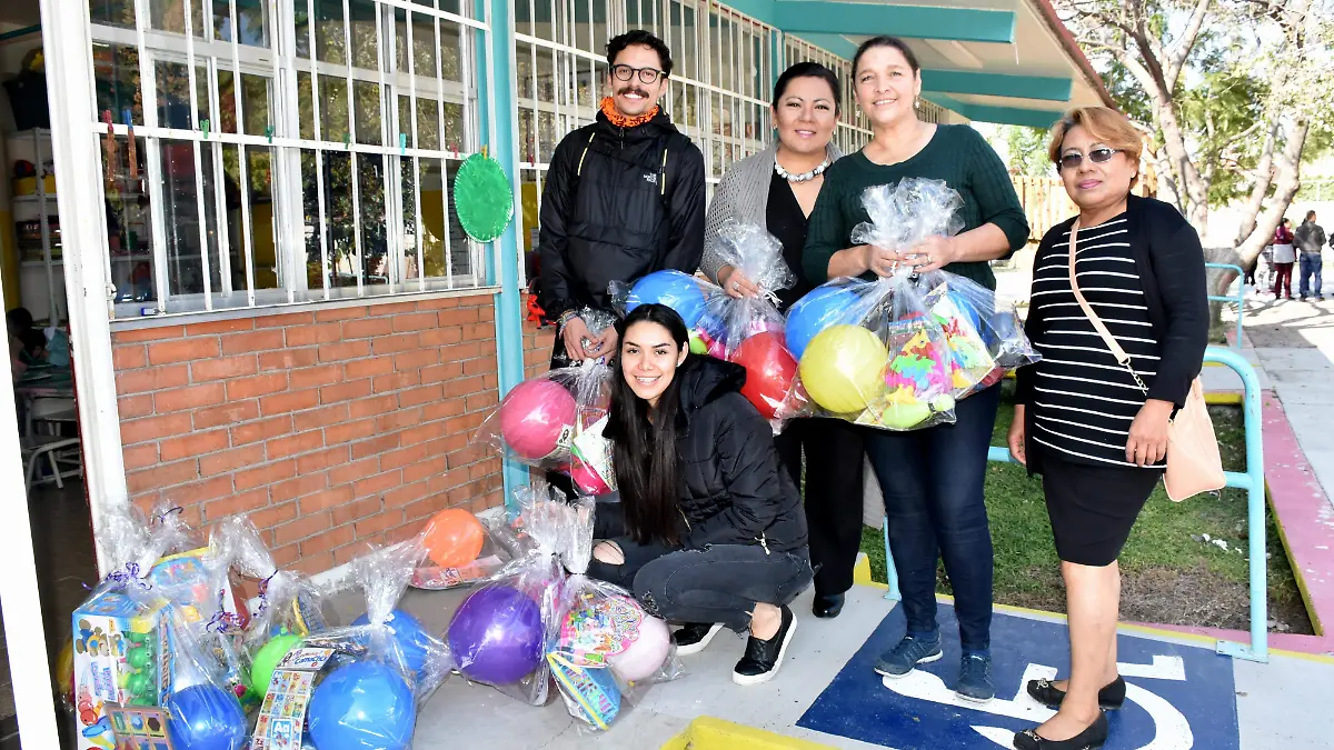 Entrega de Juguetes Rotarias (1) ok