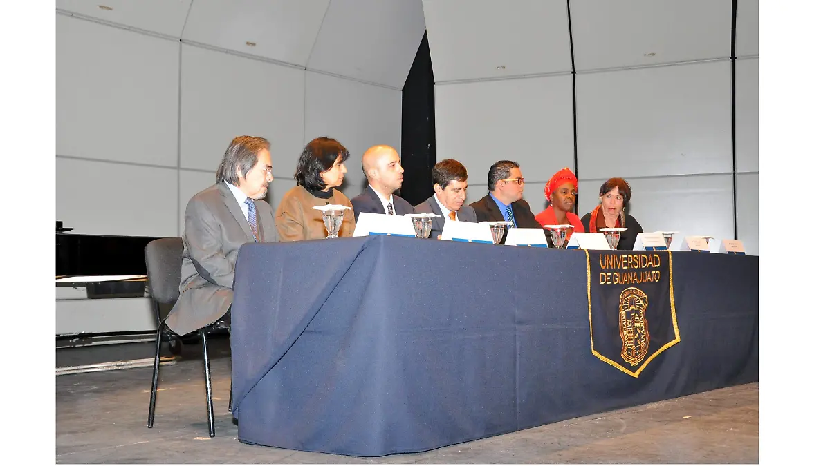 Presidium del evento