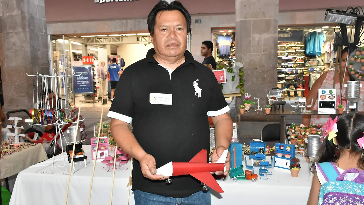 Juguete de hojalata (1)