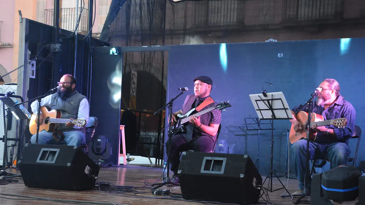 jardin 3 guitarristas (8)