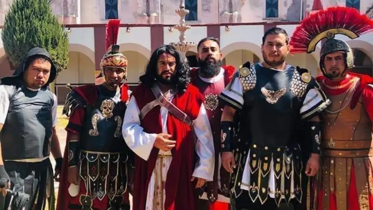 Llevan-realizando-viacrucis