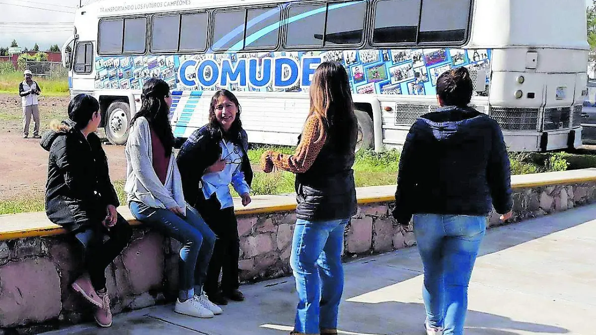 Universitarios-01_CMYK