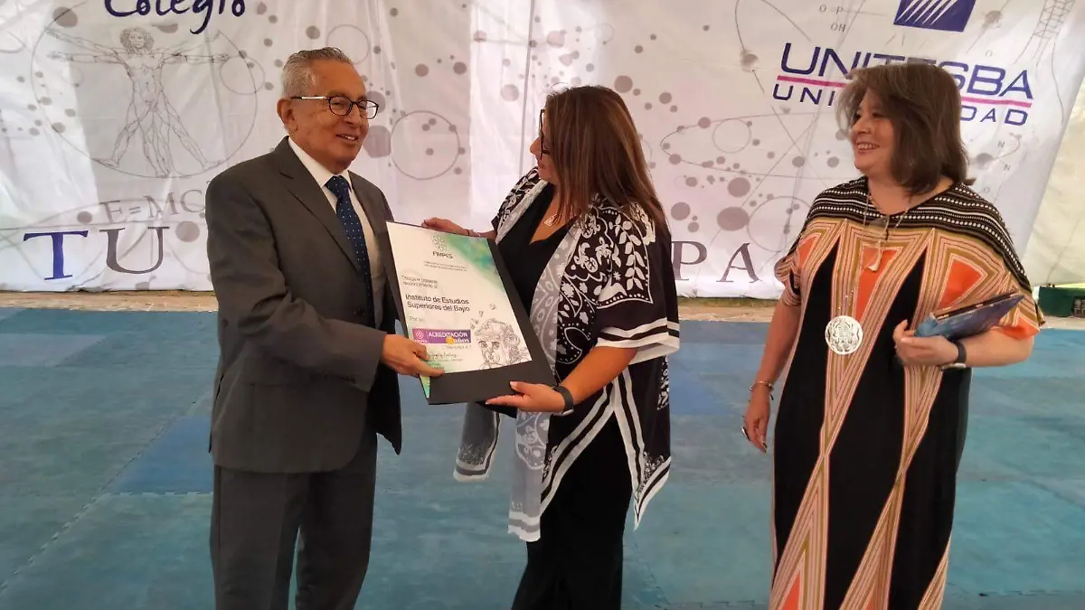 La-acreditación-implica 