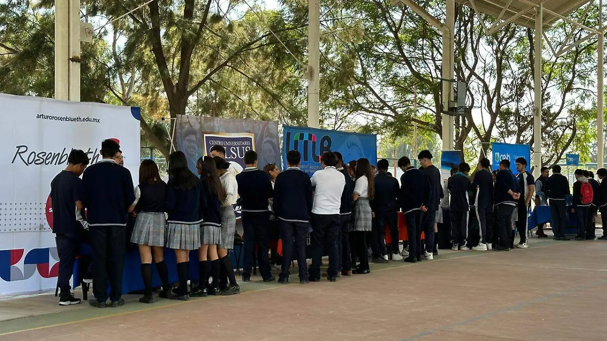 Feria universidad (4)