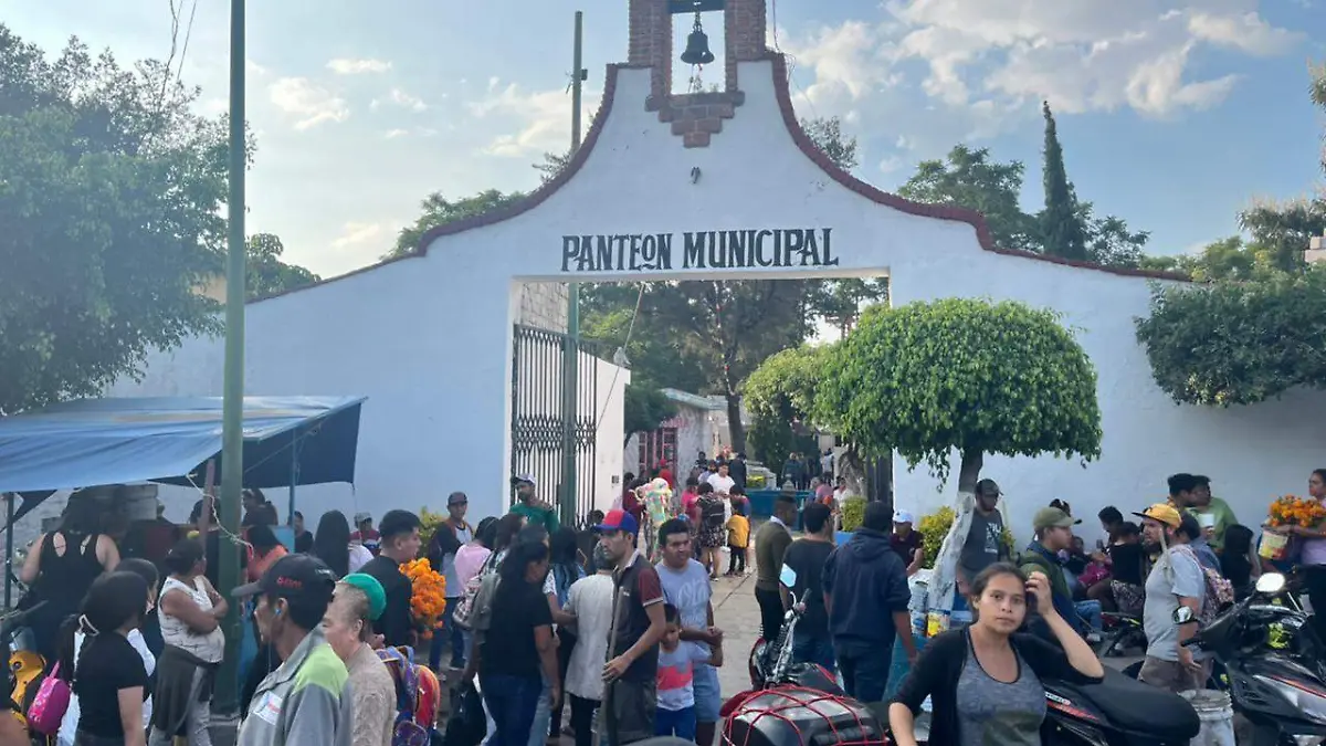 visitantes-panteones-1