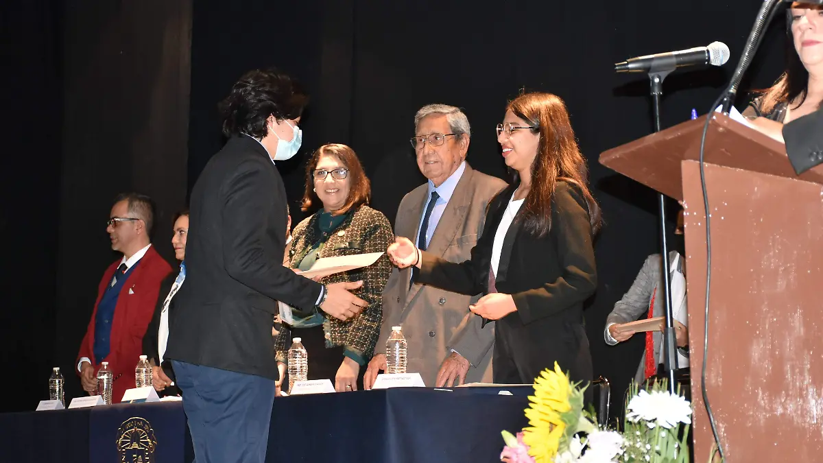 Reconocimientos Prepa Oficial (11)