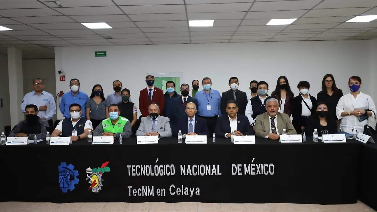 Acudieron-representantes-de