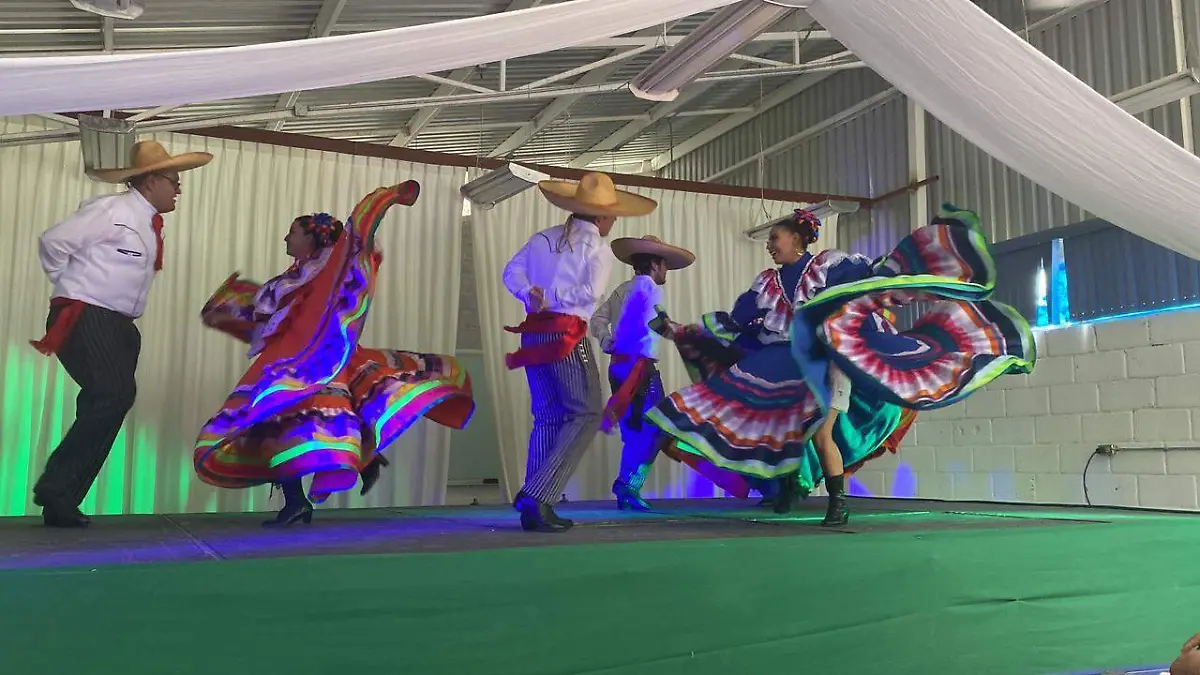 Estudiantes-de-diferentes