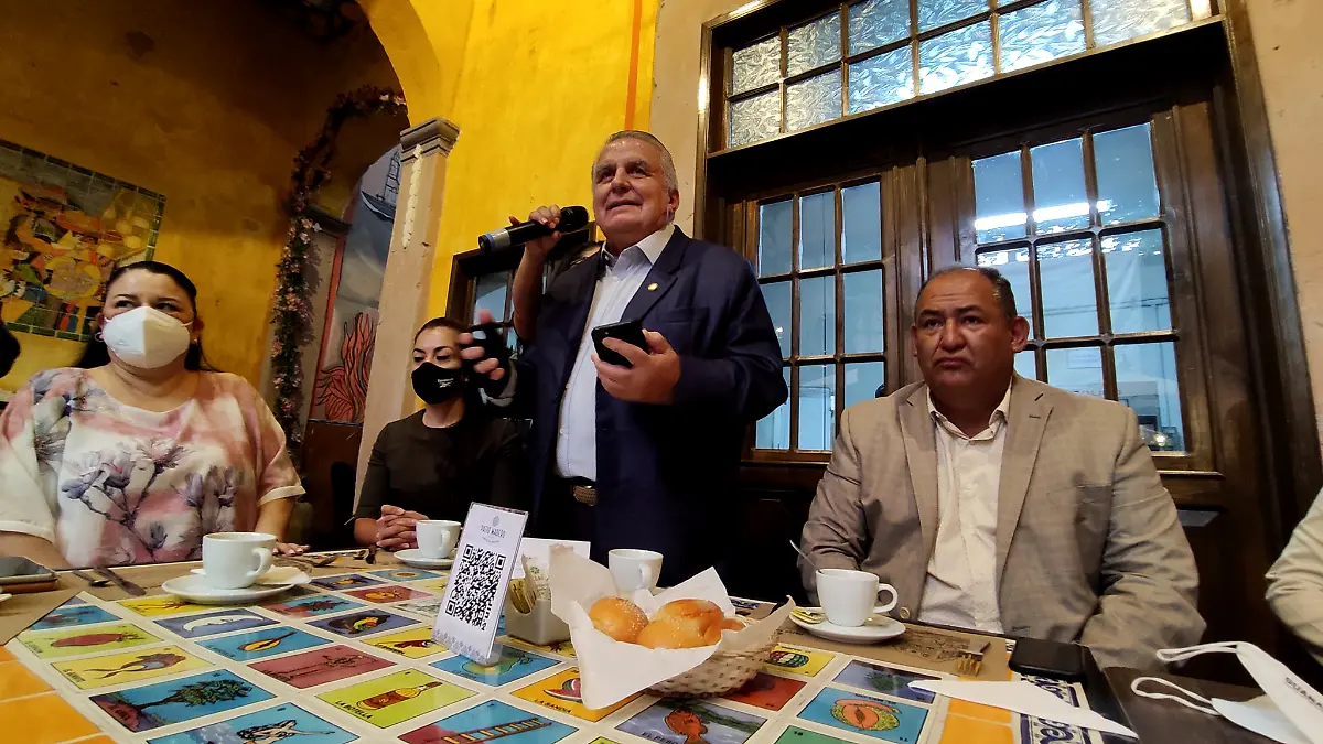 Reunion del delegado de educ. con empresarios (1)