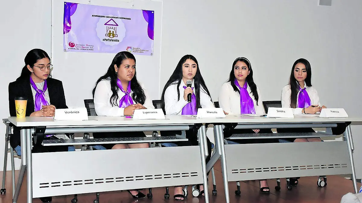 conerencia trabajo familia (3)_CMYK