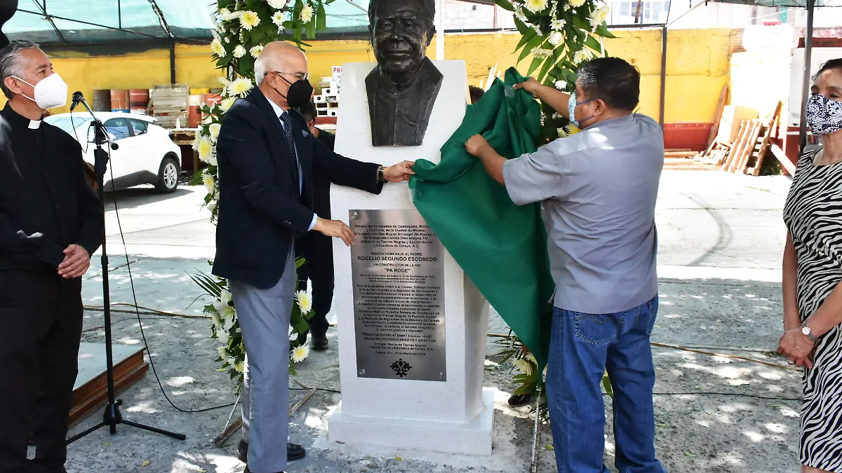 Debelan busto