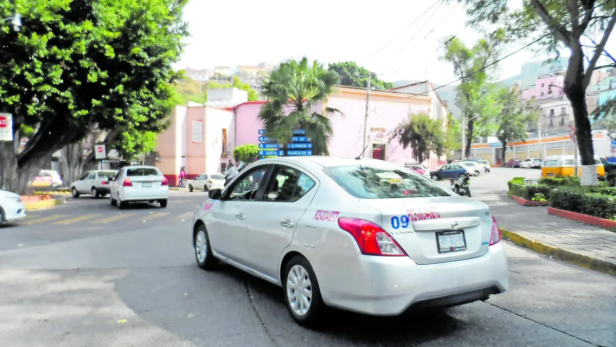 Guanajuato taxistas ejecutivos deben estar identificados solo con placas (5)_CMYK