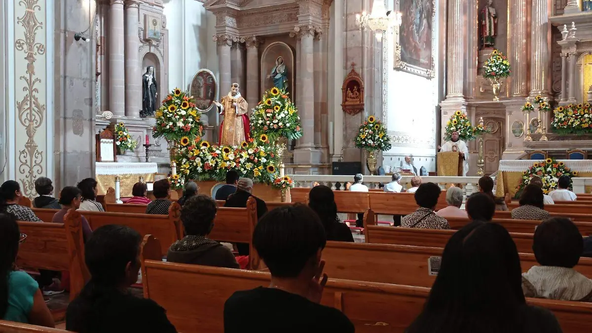 Fieles-se-congregaron