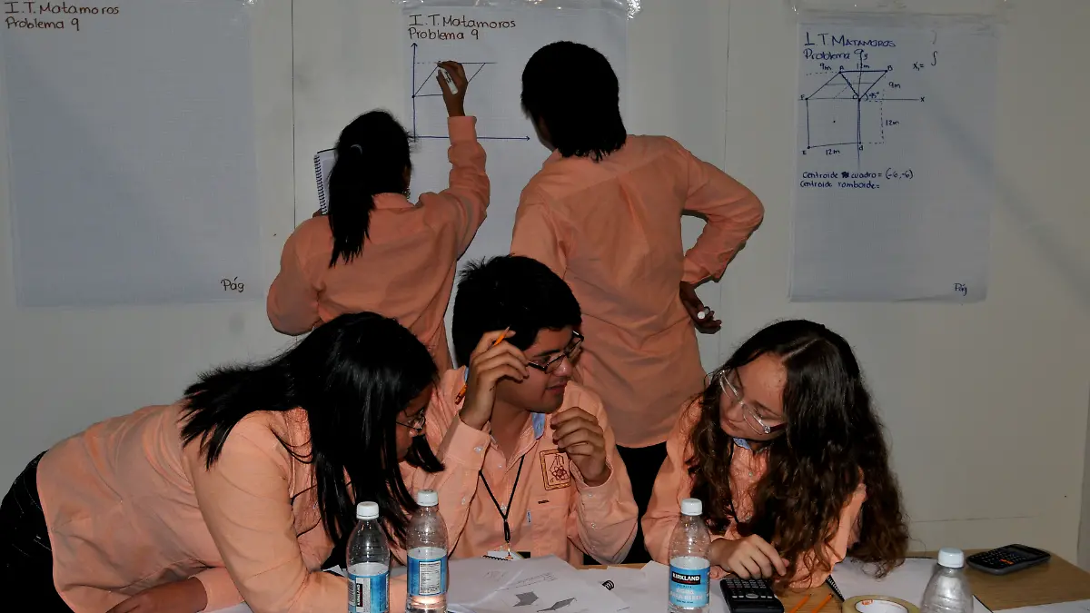 mas matematicas, quimicas,fisicas son mujeres    (1) buena