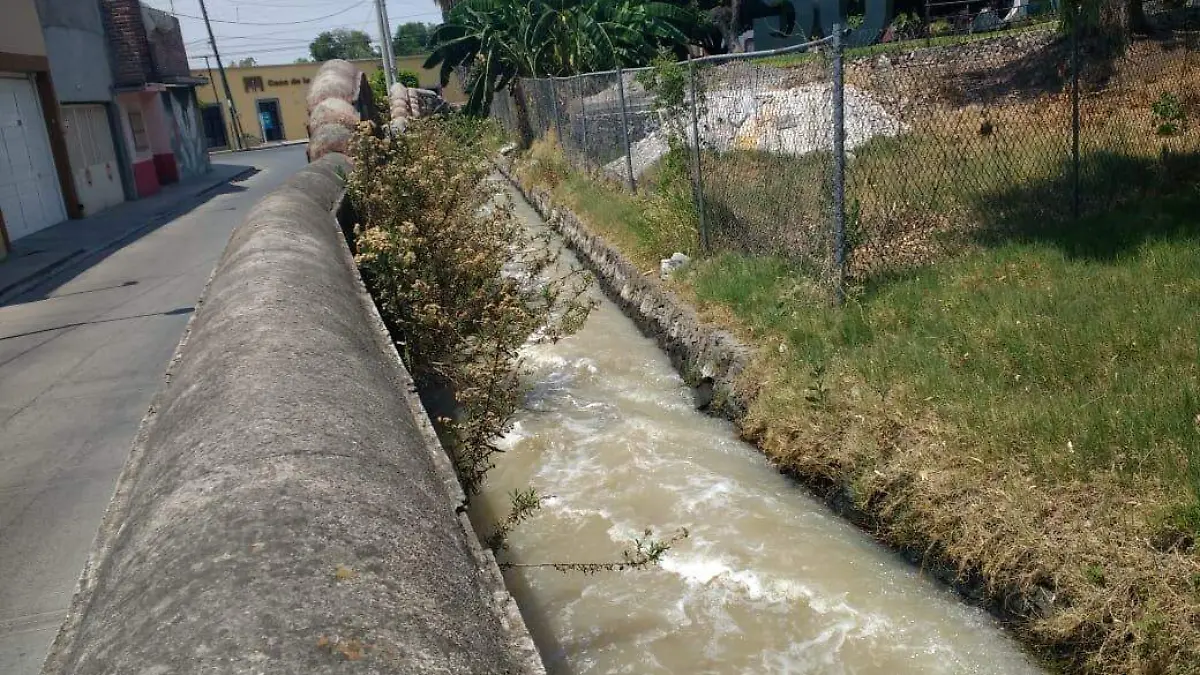 2c2b6aff-7b74-41a2-8a4a-3adf45824d81