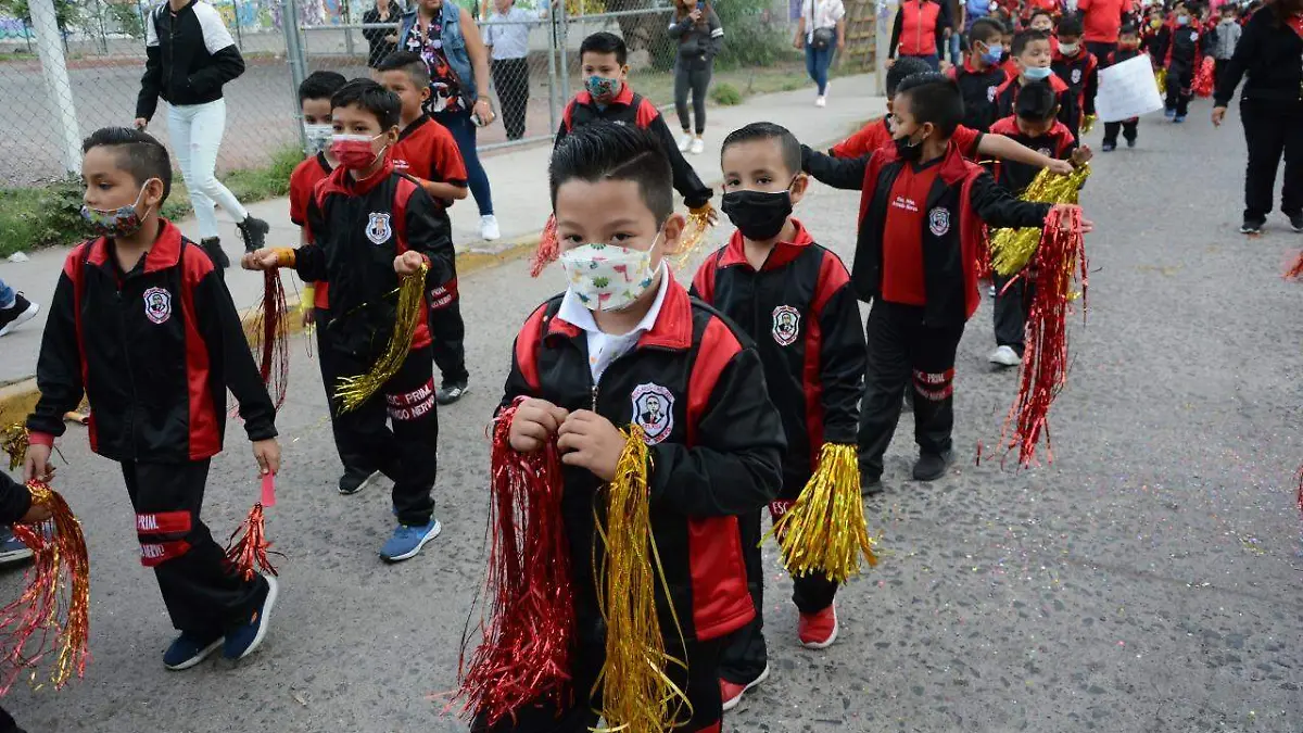 desfile-primaria-amado-1