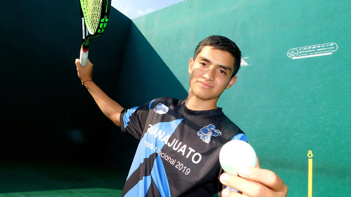 Roberto Macías