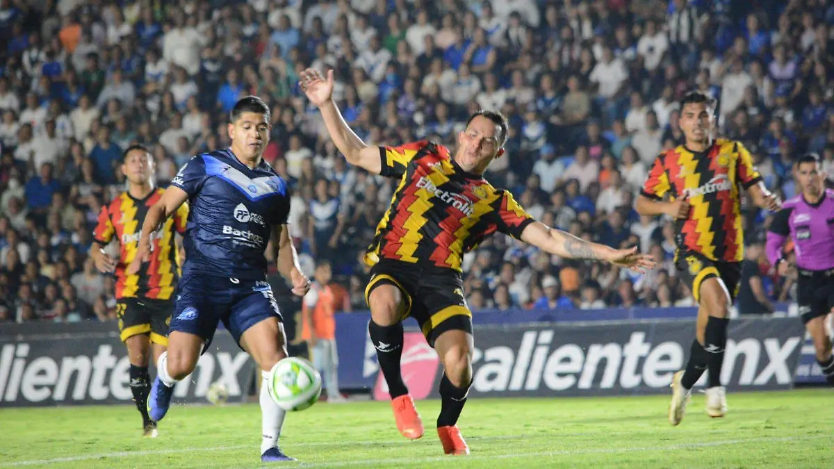 Leones-Negros-comenzó 