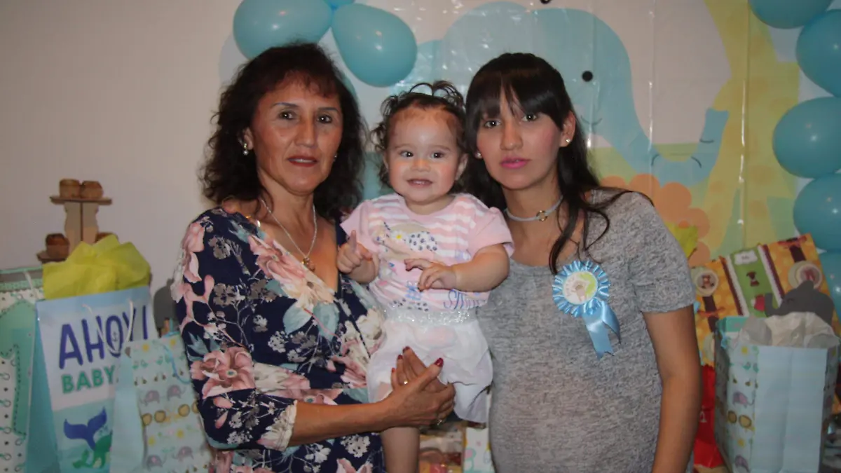 malena , emily y ana k