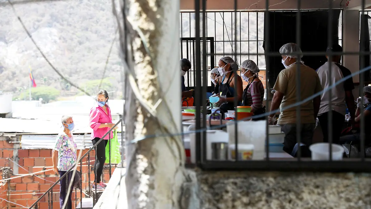 2020-05-14T000000Z_593299921_RC2HOG9JZ8HL_RTRMADP_3_HEALTH-CORONAVIRUS-VENEZUELA-FOOD