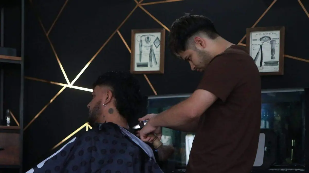 BARBER