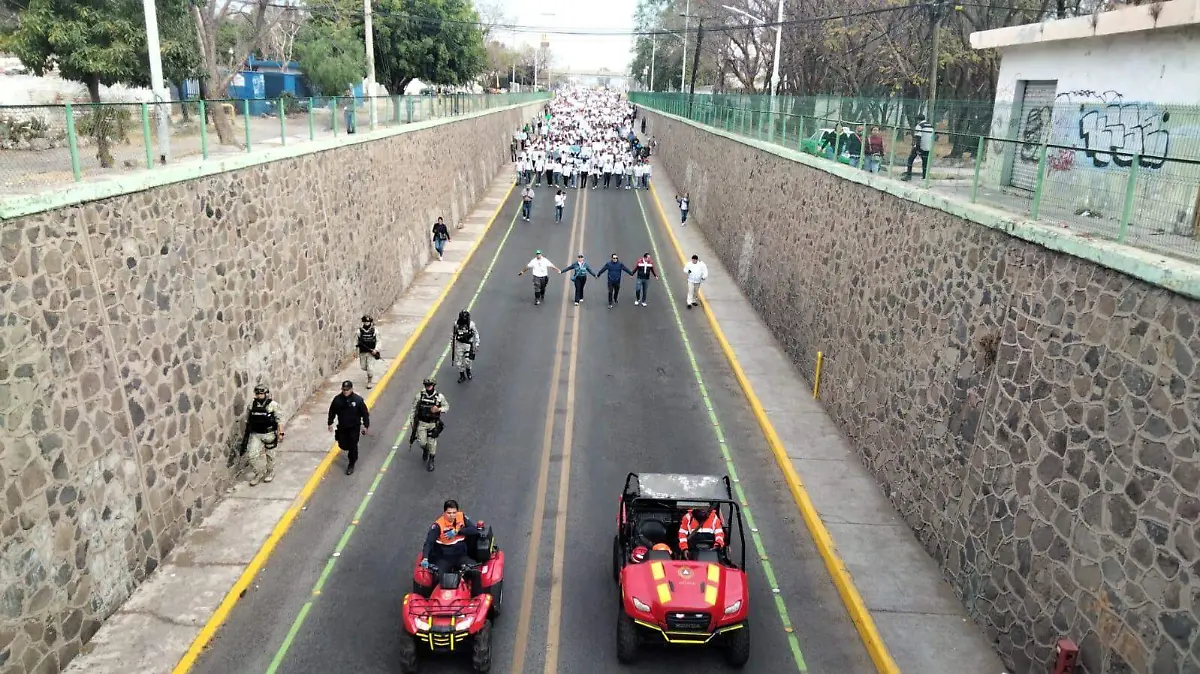 El presidente municipal se comprometió con los jóvenes a atender sus demandas