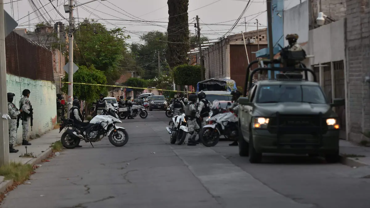 Un hombre y una mujer fueron detenidos