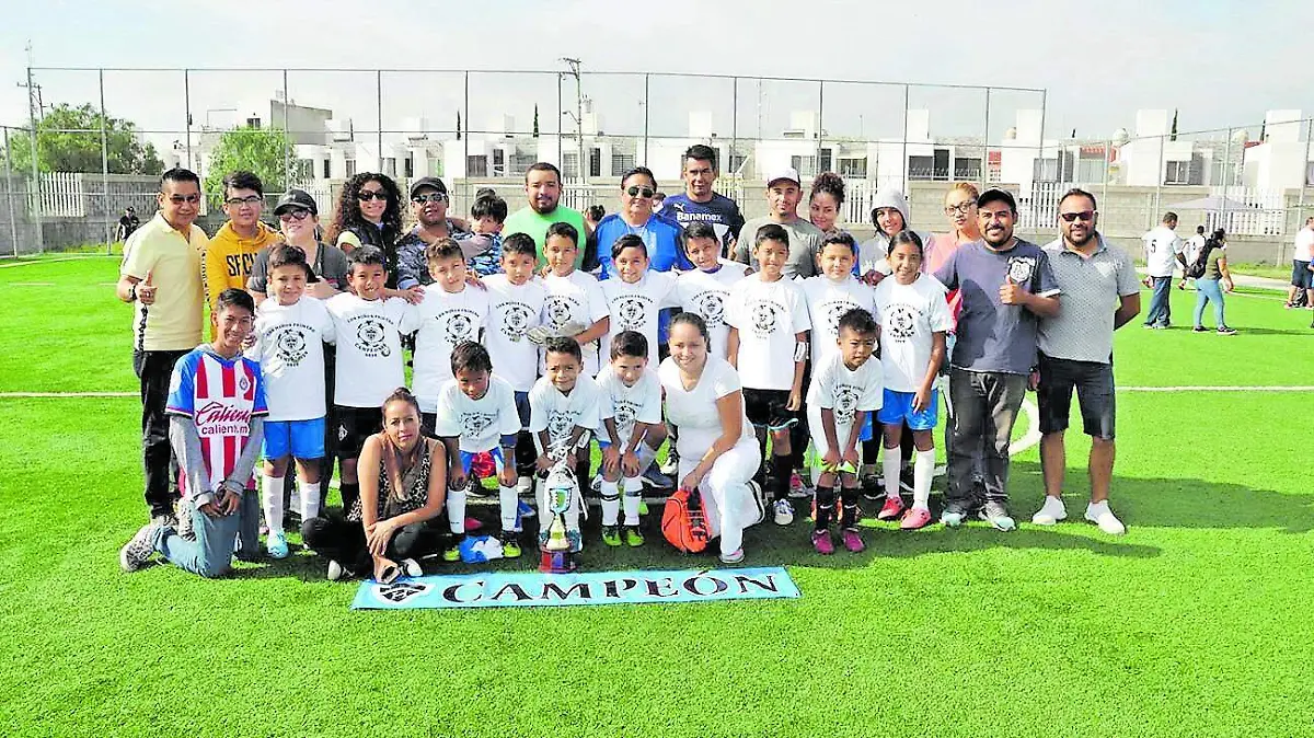 Soccer..._CMYK