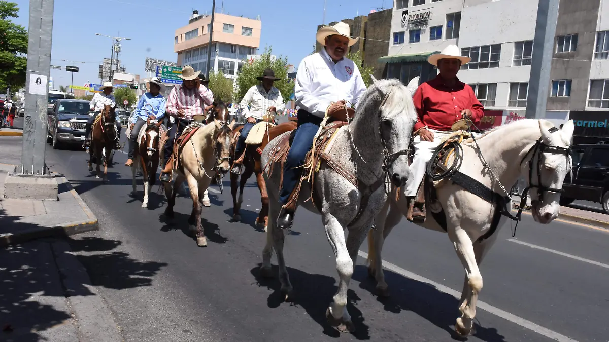 cabalgata en honor