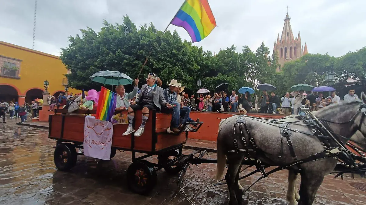 Abordo-de-hasta-carretas-no-se-detuvo-la-marcha