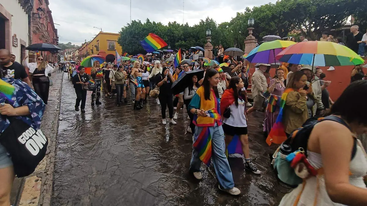 El-clima-no-detuvo-la-marcha-por-el-orgullo