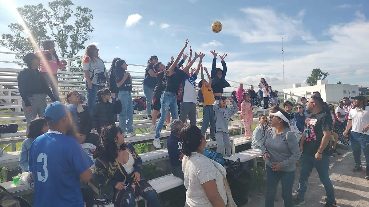 Enviaron-regalos-a-los-aficionados