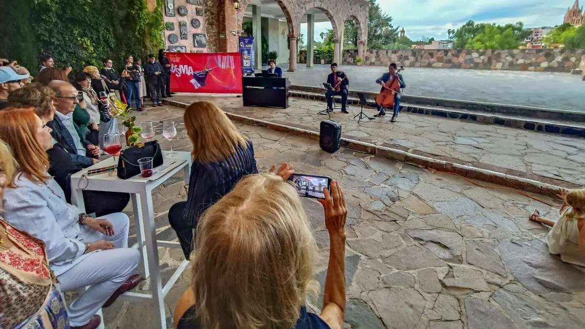 404af140-a100-4476-a83d-7e3a