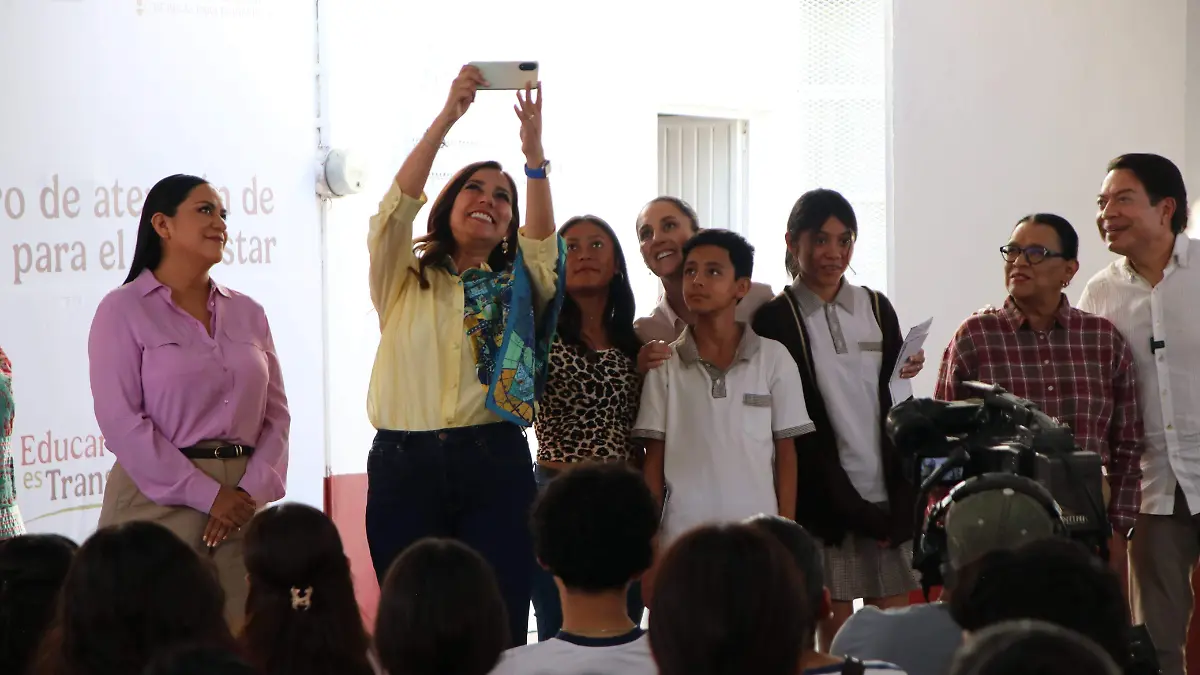 Dieron-becas-a-varios-alumnos