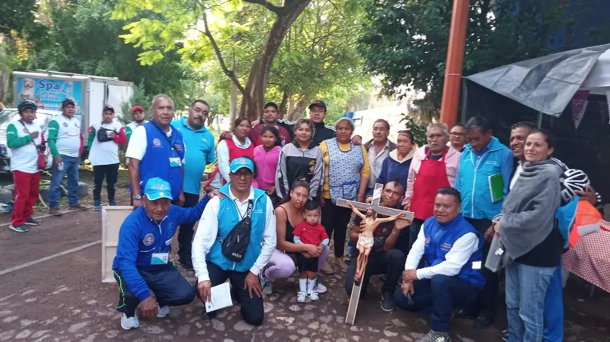 Emprenden un largo viaje con fé