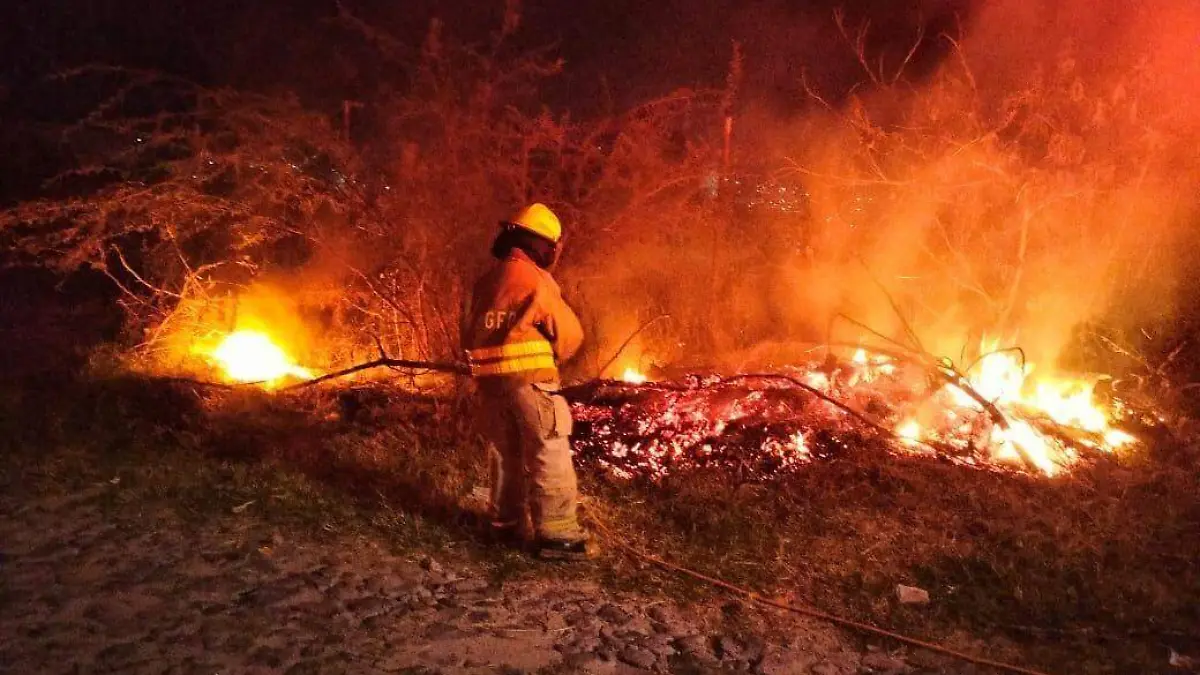 BOMBERO5