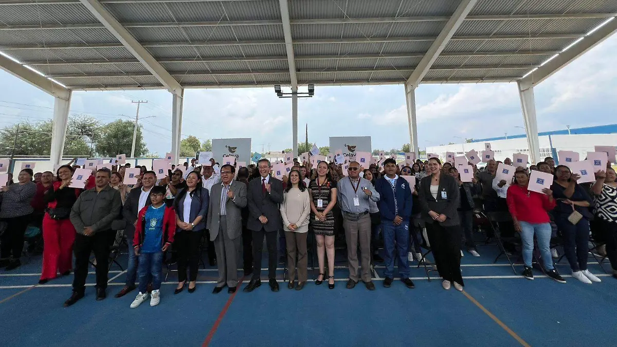Autoridades municipales se hicieron presenta en la ceremonia de conclusión del taller