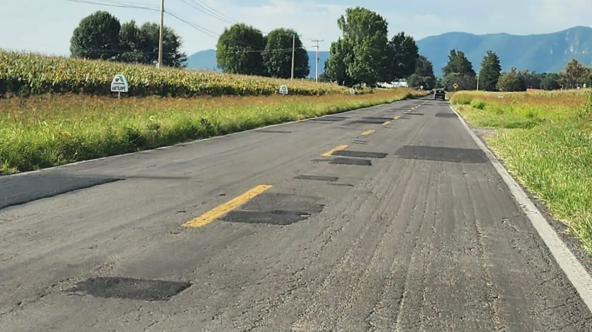 Carretera Acámbaro-Parácuaro.