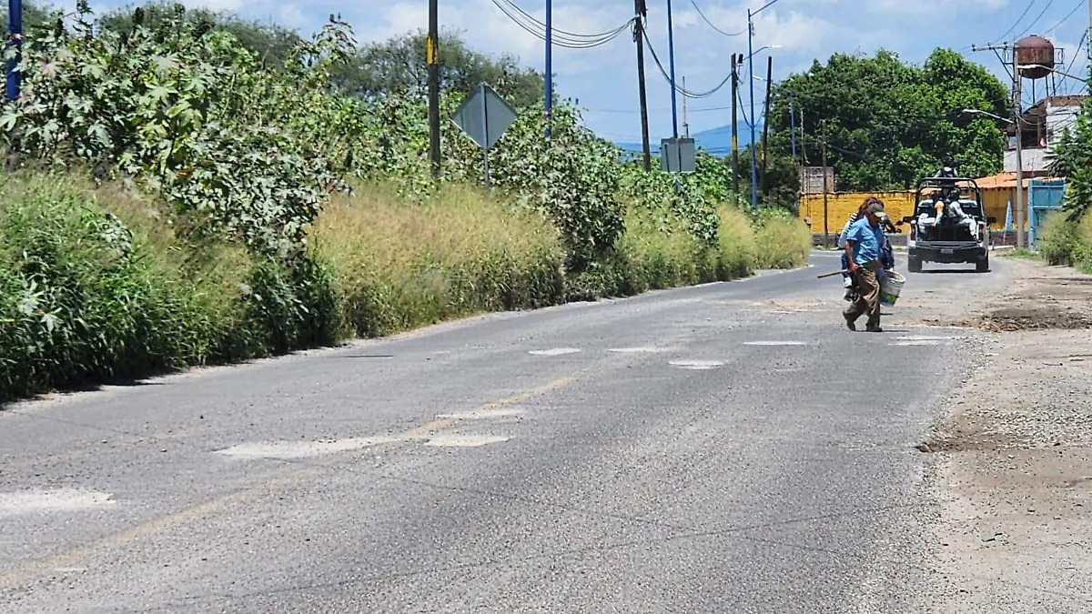 Carretera entre la Emilio Carranza y Velasco Ibarra.