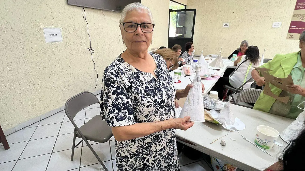 Señora RosariocartoneriacasadíaCelaya