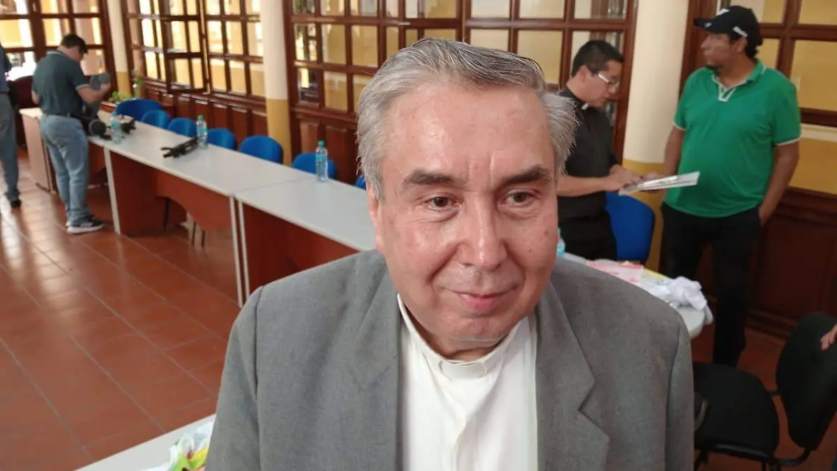 Padre, Jesus Palacios, No es una marcha, no es un desfile en la que hay que lucirnos como grupos