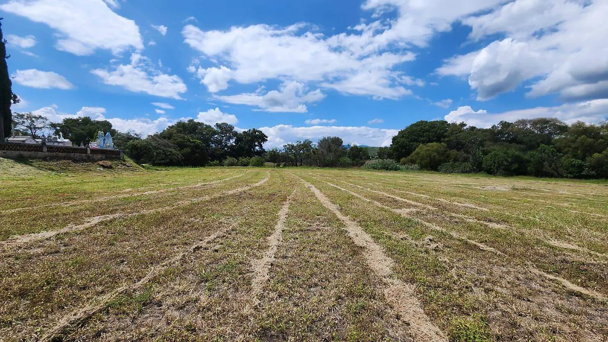 Entrega de ampliación de panteón en Chamácuaro