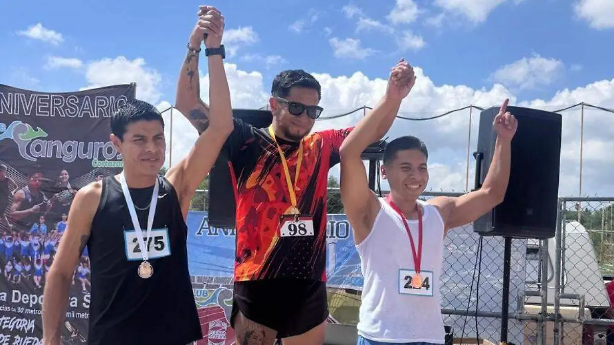 Festejando en la categoría de Papás.