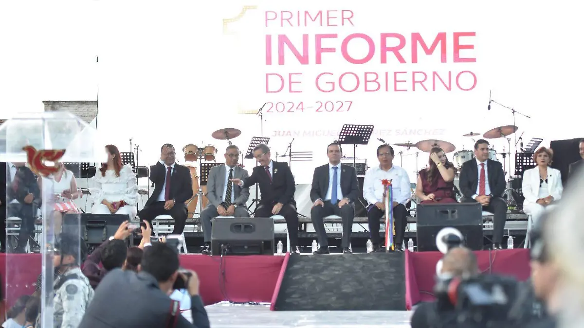 El alcalde estuvo acompañ