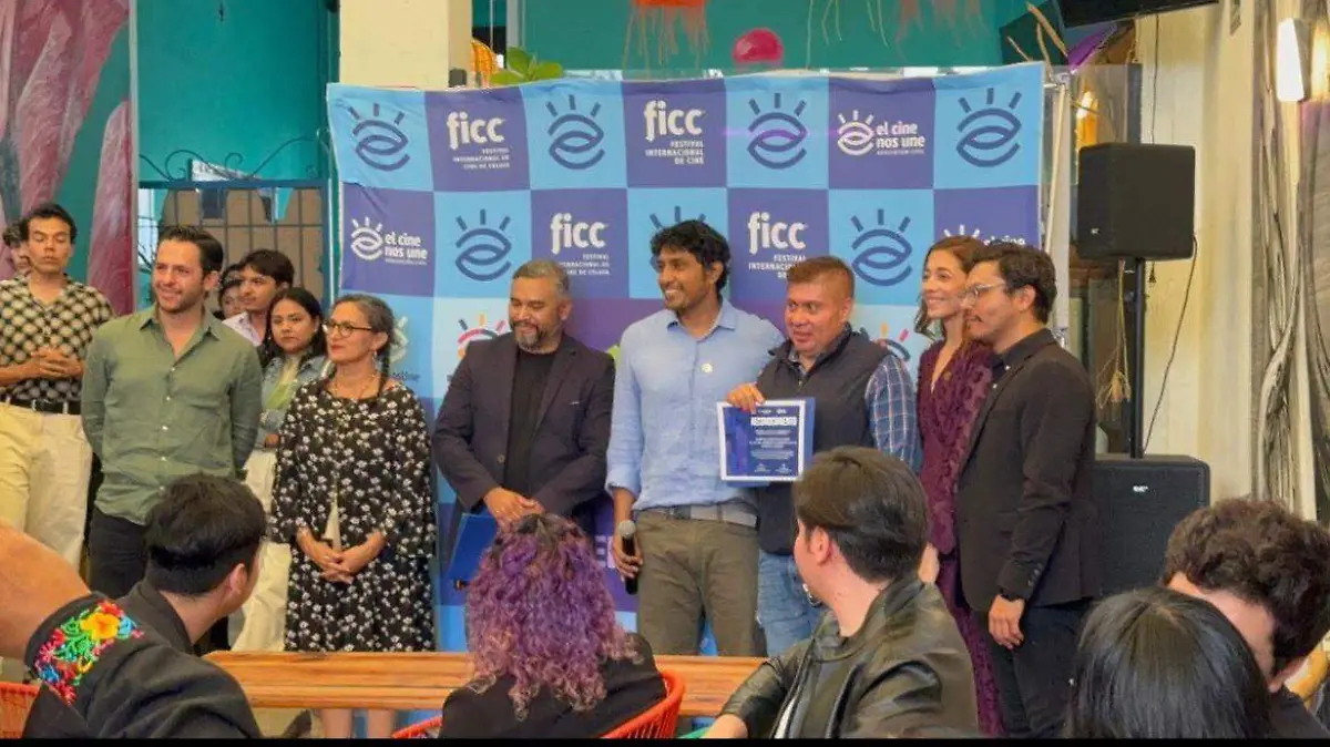 Casa productora “50mm” en participación en festival Apaseo en Corto