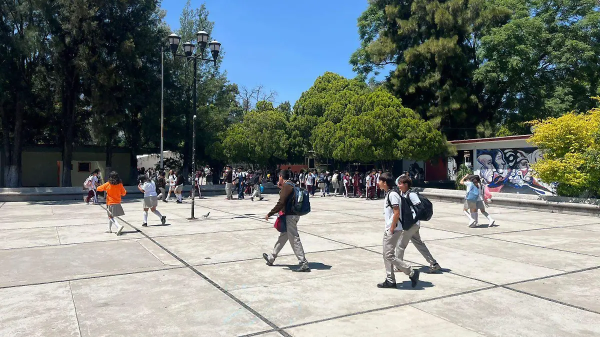 ETI No. 3 atienden a 965 alumnos en siete talleres técnicos