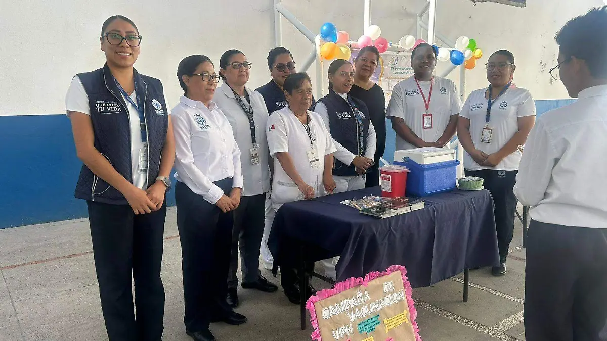 Inicio de la campaña de vacunación contra el VPS en la escuela primaria Emeteria Valencia