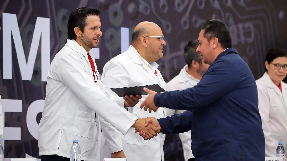 El presidente municipal, José Luis Oliveros, dio a conocer que tendrá dos parques industriales más, para llegar a 18.