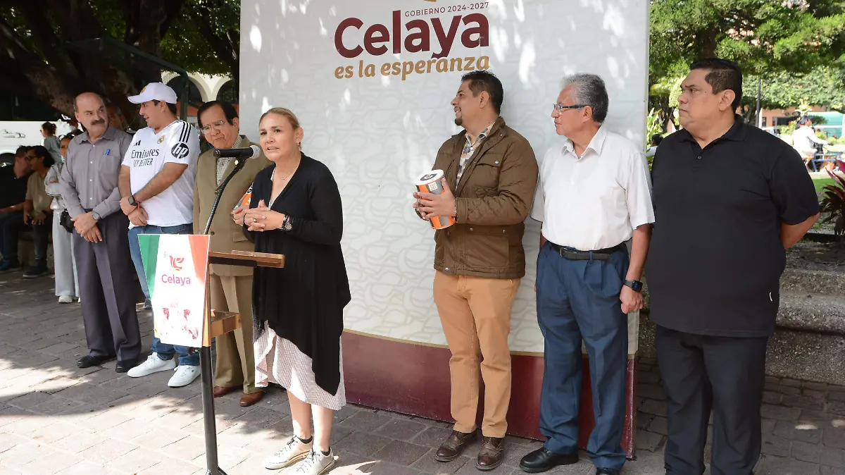 La titular del Sidec, Alma Gorety Martínez